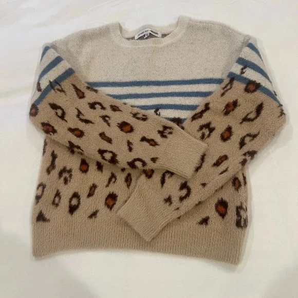 Cyndi Leopard Sweater by cupcakes and cashmere - Picture 5 of 9